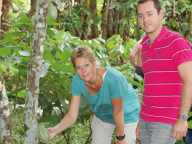 Guy-et-Maria-dans-plantation-de-cacao