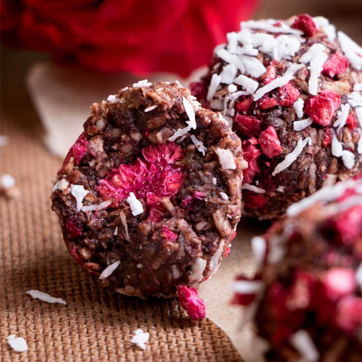 Recette d'energy balls coco-framboises & cacao