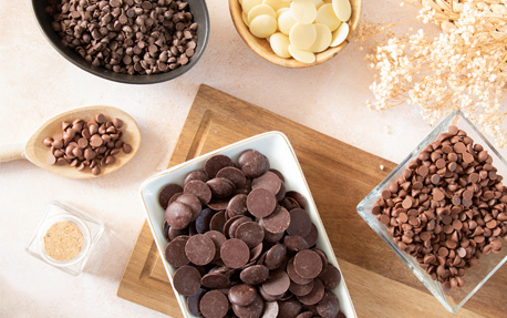 Palets de chocolat, pépites de chocolat, beurre de cacao engagés contre la déforestation