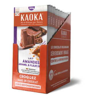 Carton complet de 10 tablettes de chocolat au lait aux amandes entières, au caramel et à la fleur de sel bio et équitable de la marque Kaoka