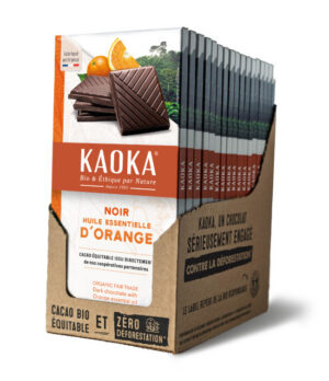 Carton complet de 17 tablettes de chocolat noir à l'orange de la marque Kaoka
