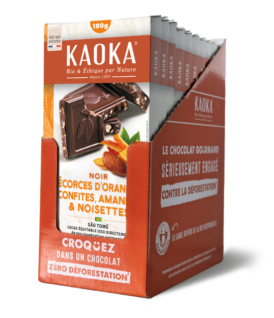 Carton complet de 10 tablettes de chocolat noir aux écorces d'oranges confites et éclats d'amandes et noisettes caramélisées bio et équitable de la marque Kaoka