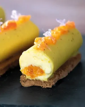 Photo d'un finger au pamplemousse, timut enrobé d'une coque en chocolat blanc 35% Kaoka