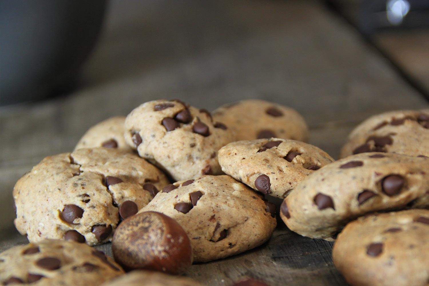 Recette de biscuits moelleux aux noisettes et pépites de chocolat noir