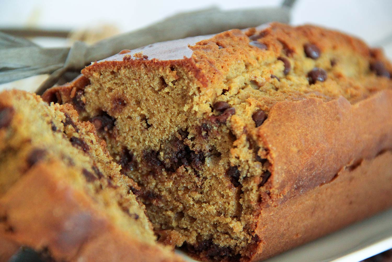 Recette de cake aux cacahuètes et aux pépites de chocolat au lait