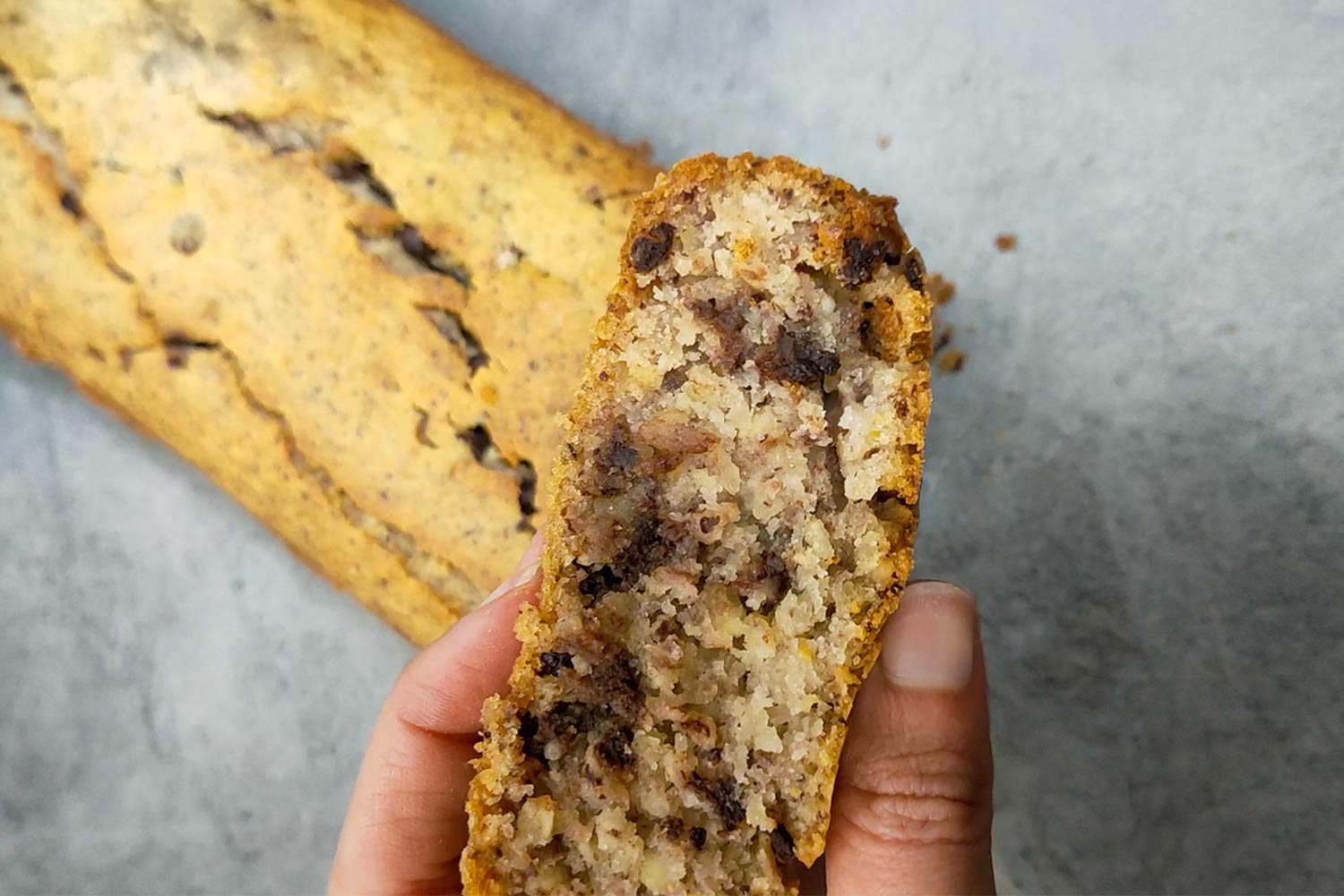Recette de cake vegan aux noisettes et pépites de chocolat noir
