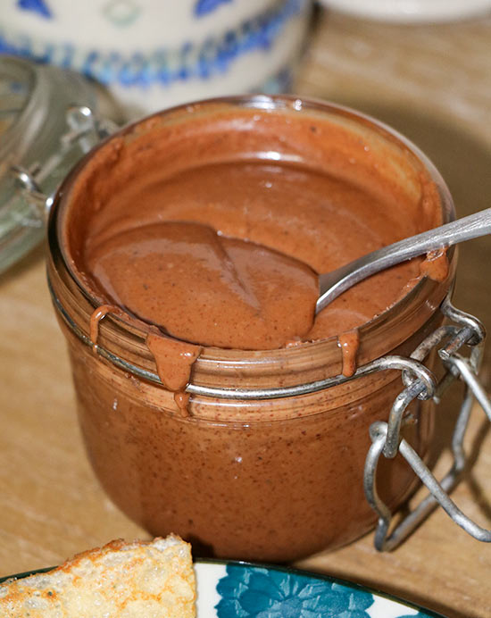 Recette de crêpes et pâte à tartiner au chocolat au lait