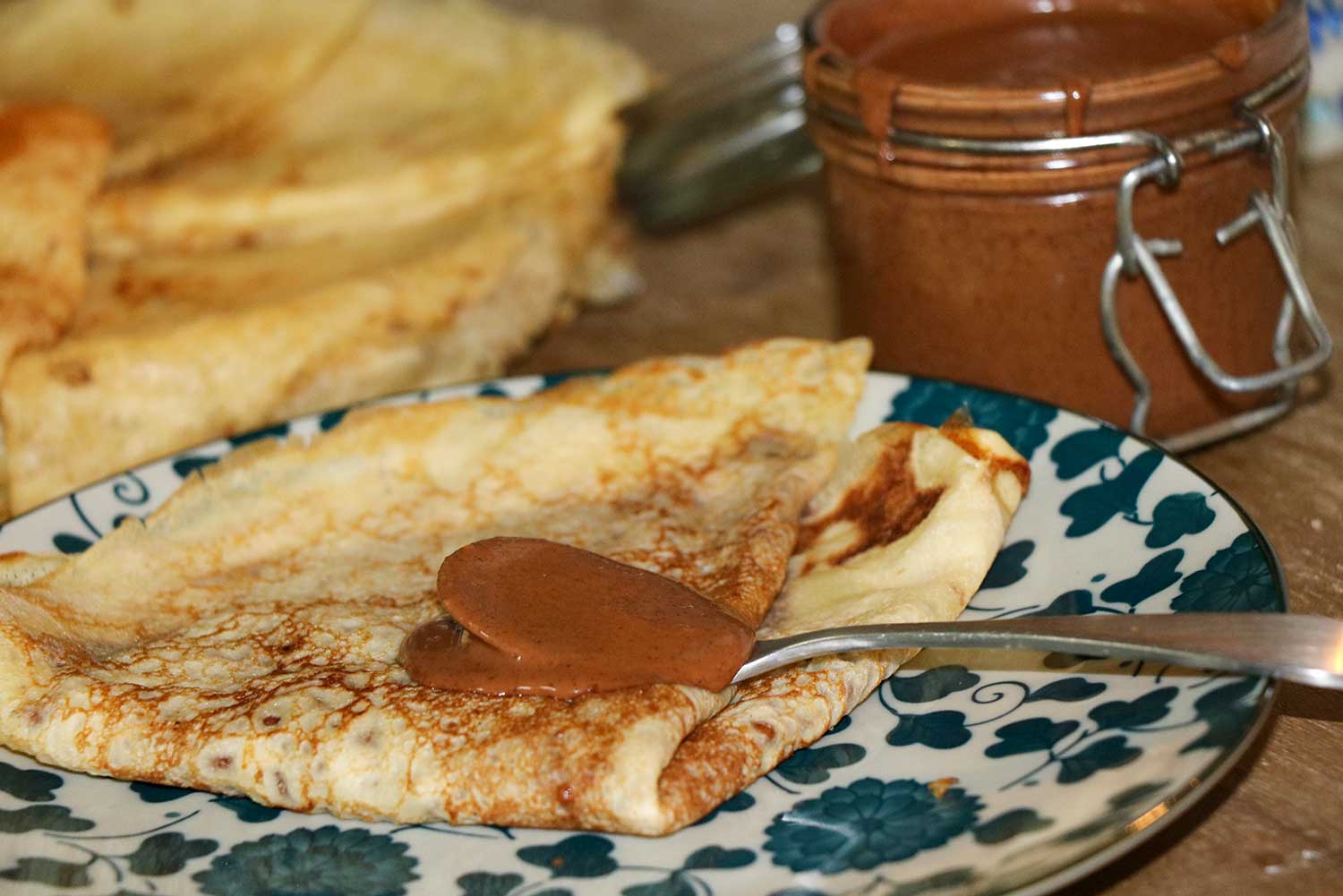 Recette de crêpes et pâte à tartiner au chocolat au lait