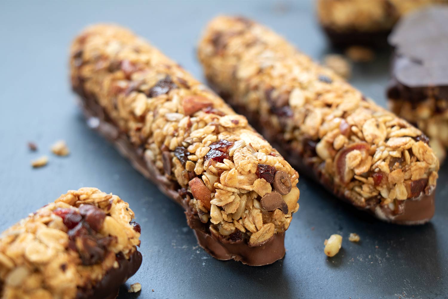 Recette de barres de céréales aux pépites de chocolat noire et enrobées de chocolat noir