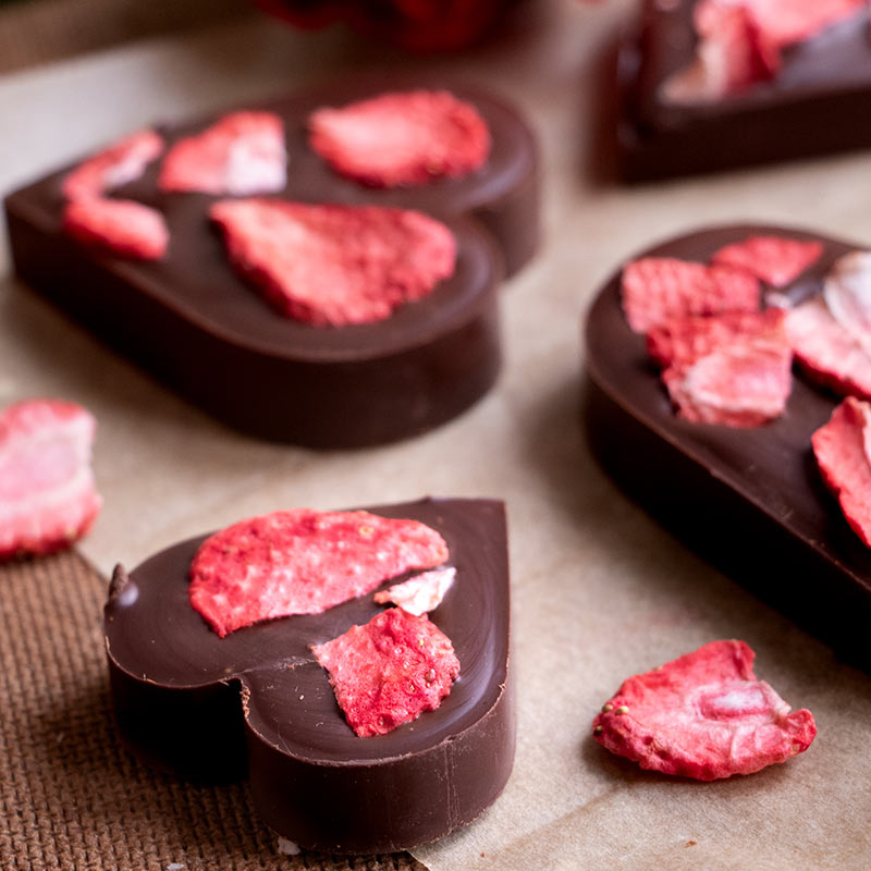 Recette de cœurs en chocolat noir et au praliné