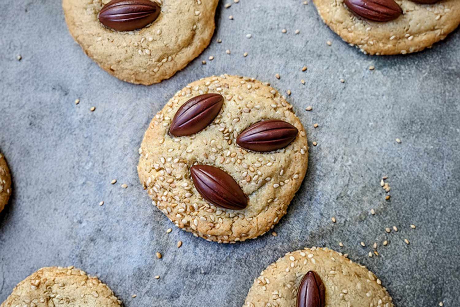 Recette de cookies au chocolat noir, miso et sésame