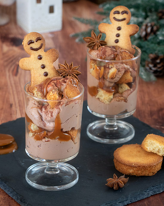 Verrines aux palets bretons, caramel et à la ganache au chocolat