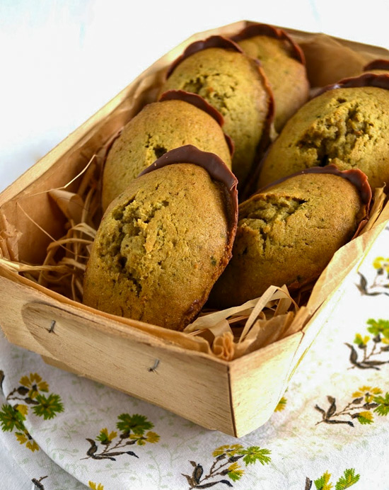 Recette de madeleines au thé matcha et coque au chocolat au lait