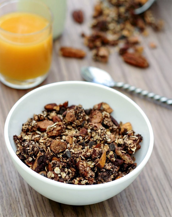 Recette de muesli au chocolat, noisettes et noix de pecan
