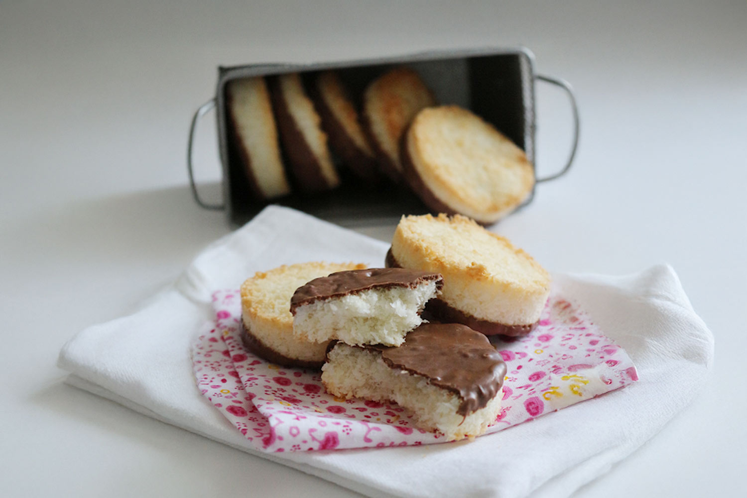 Recette de palets à la noix de coco enrobés de chocolat au lait