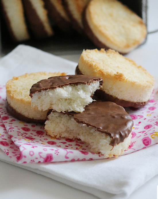 Recette de palets à la noix de coco enrobés de chocolat au lait