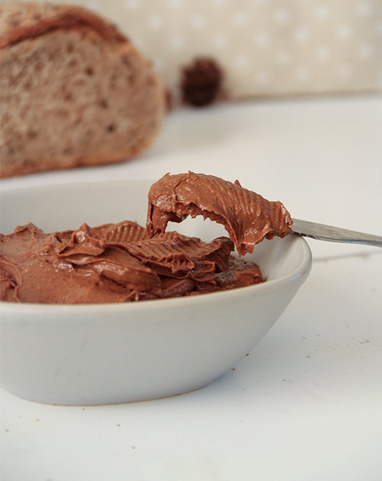 Recette de pâte à tartiner au chocolat au lait et aux noisettes