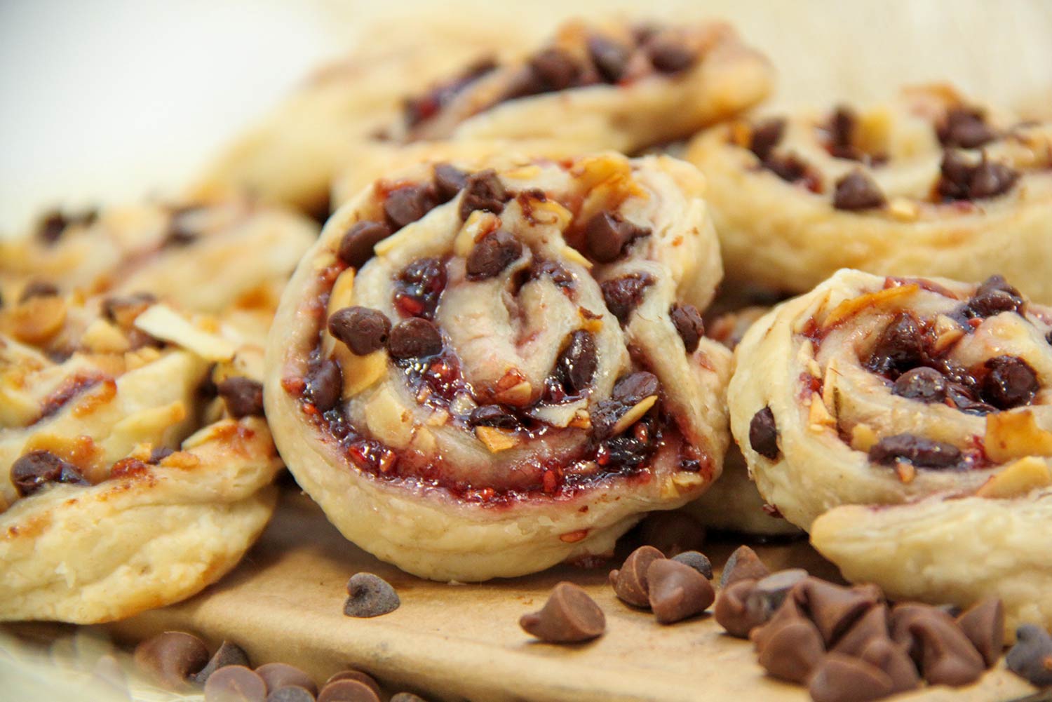 Recette de roulés feuilletés aux framboises et aux pépites de chocolat