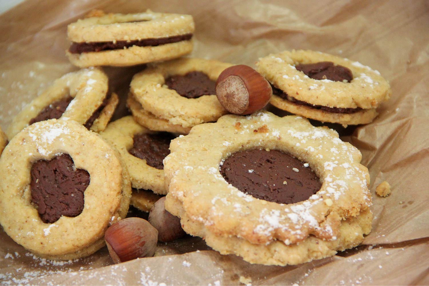 Recette de sablés fourrés au chocolat au lait et aux noisettes