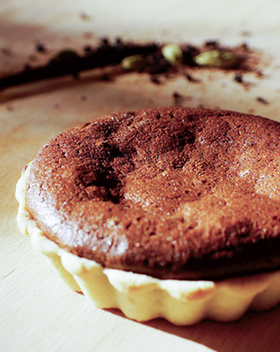 Recette de tarte au chocolat, à la vanille, cardamome et au poivre