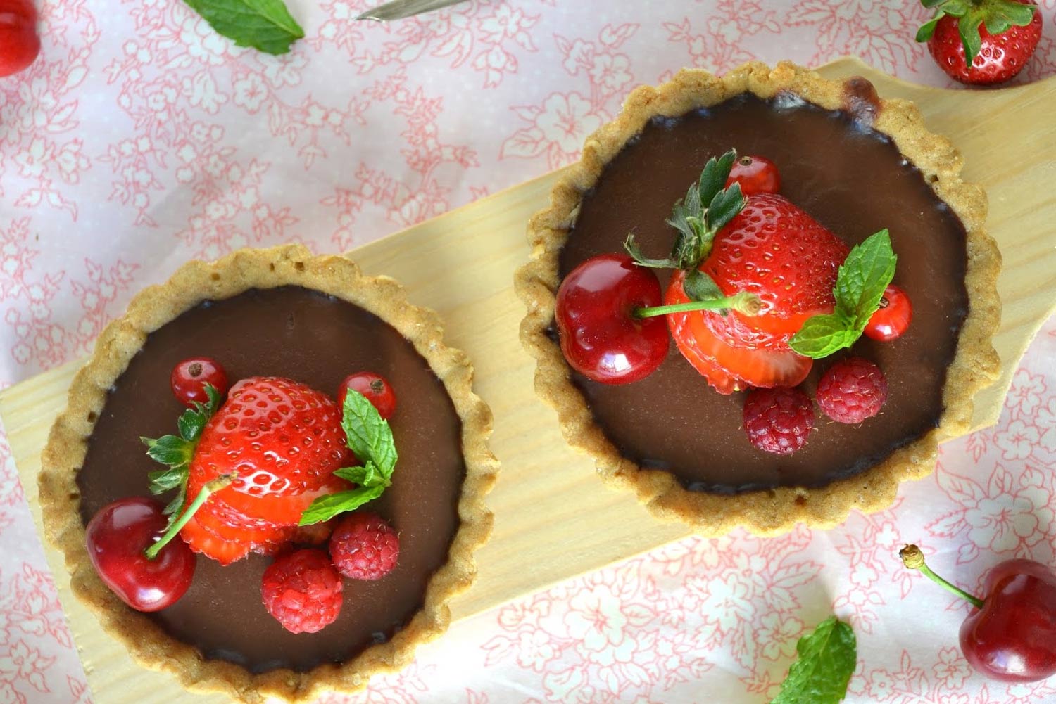 Recette de tartelettes à la panna cotta chocolatée et aux fruits rouges