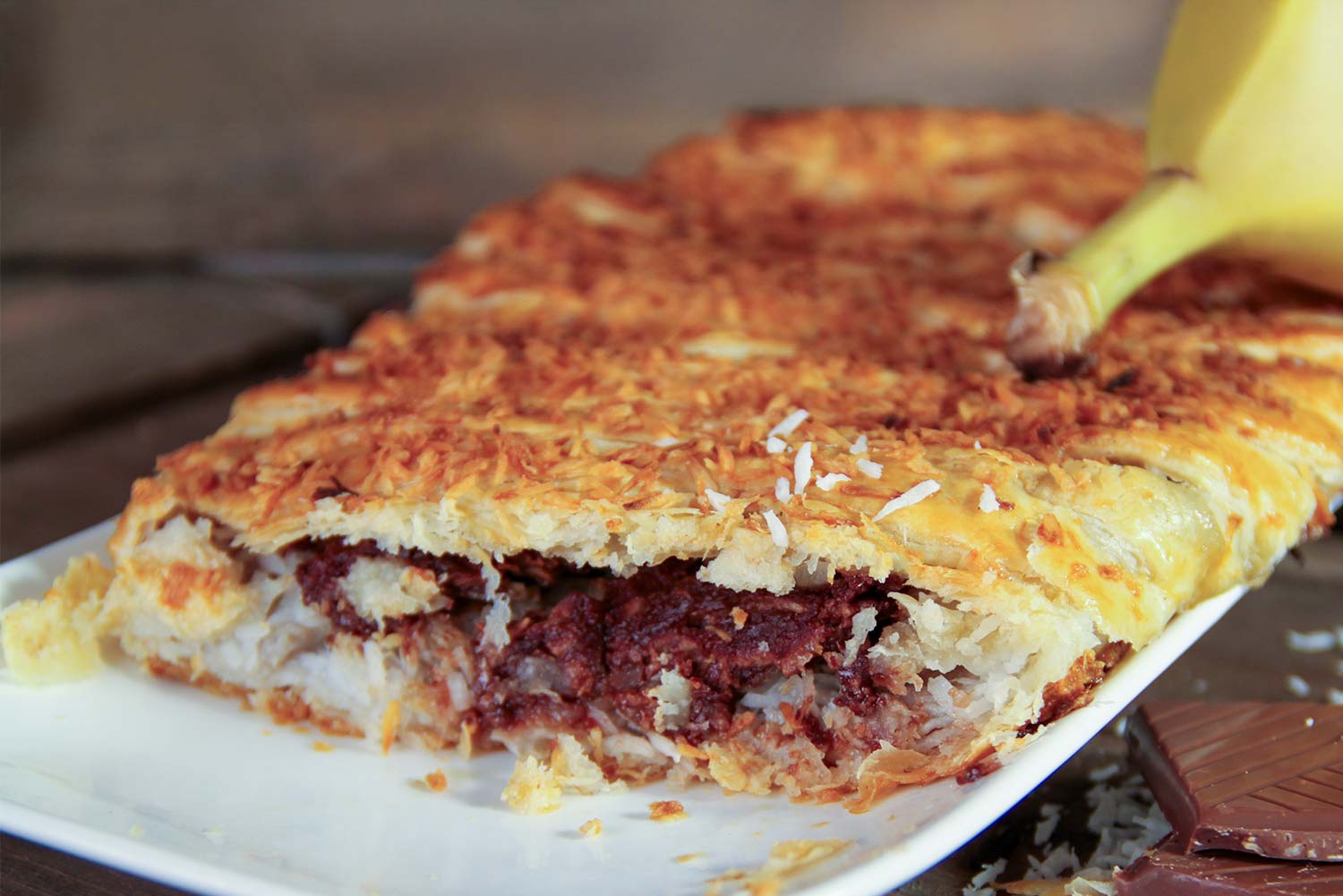 Recette de tresse feuilletée à la banane, noix de coco et au chocolat au lait