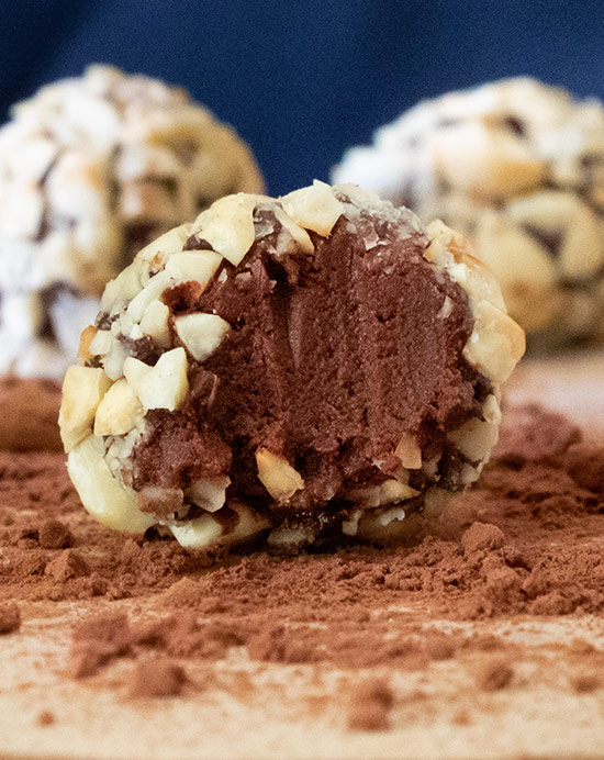 Recette de truffes au chocolat noir et aux noisettes