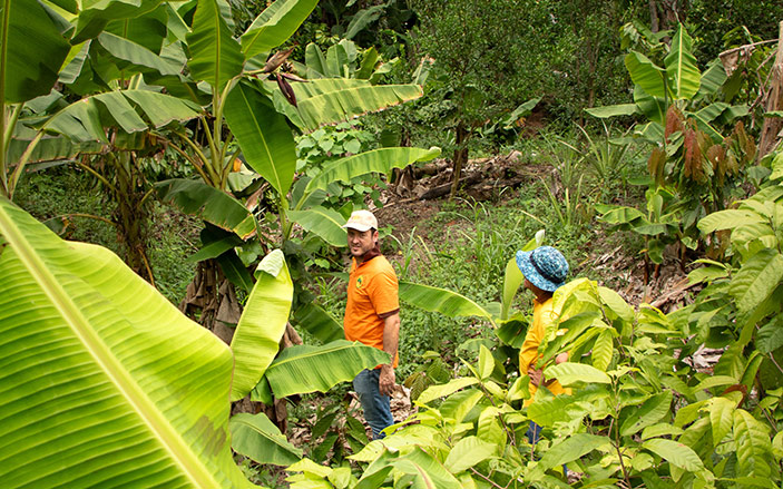 Guy Deberdt en mission dans les filières Kaoka