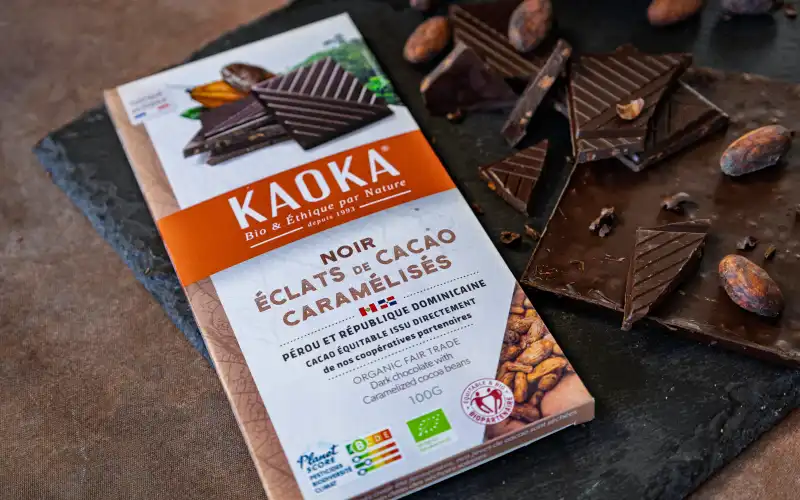 Tablette de chocolat noir aux éclats de fèves de cacao Kaoka