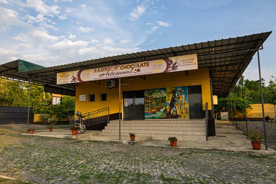 Vue de l'extérieur de la chocolaterie à Sao Tomé
