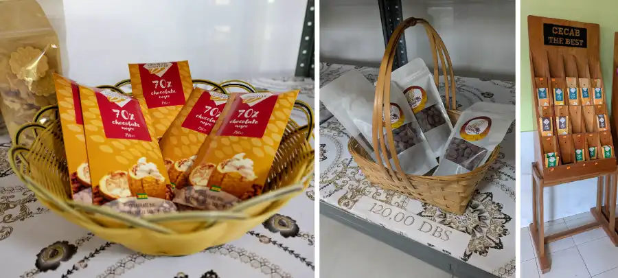 Tablettes de chocolat et fèves de cacao en vente à la boutique de la chocolaterie CECAB