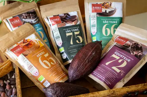 La gamme de chocolat de couverture bio de la marque Kaoka